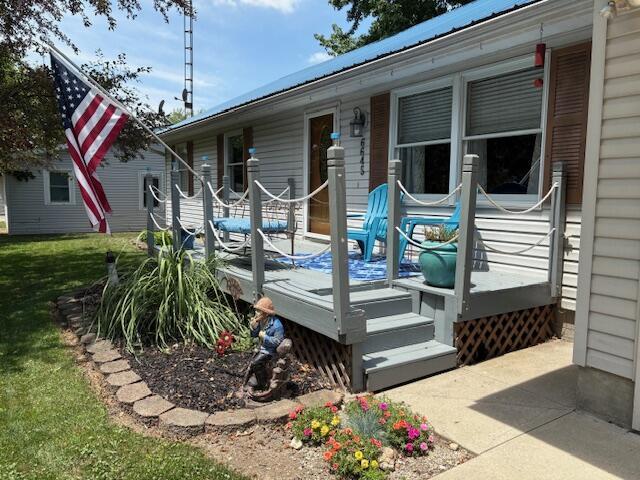 6645 Oak Dr, Celina, OH 45822 - deck with a yard