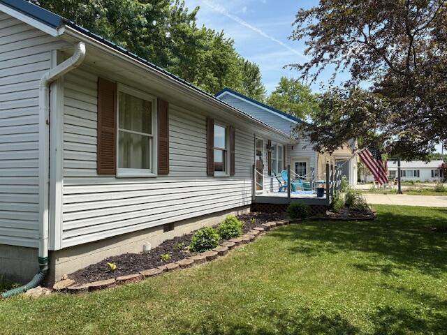 6645 Oak Dr, Celina, OH 45822 - view of side of property featuring a yard