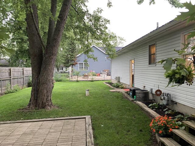 6645 Oak Dr, Celina, OH 45822 - view of yard