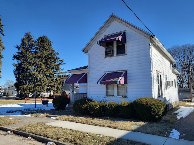 view of front of property