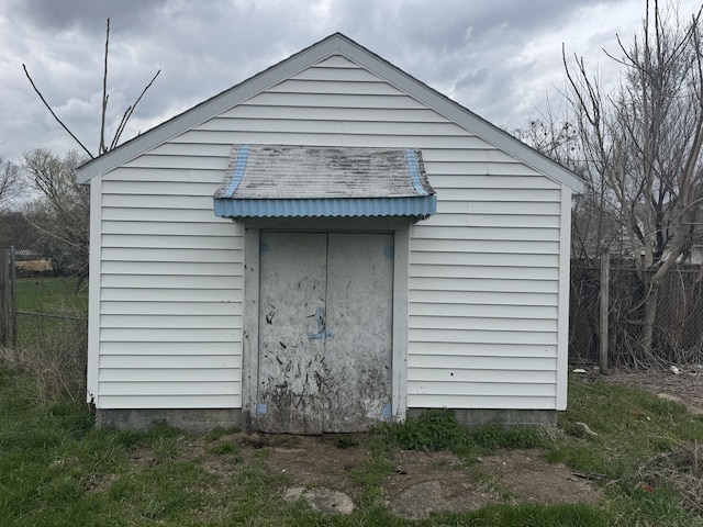 925 Sherman Ave, Springfield, OH 45503 - view of shed with fence