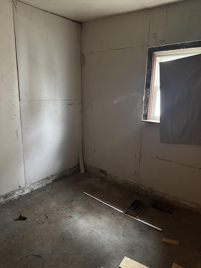 925 Sherman Ave, Springfield, OH 45503 - view of spare room
