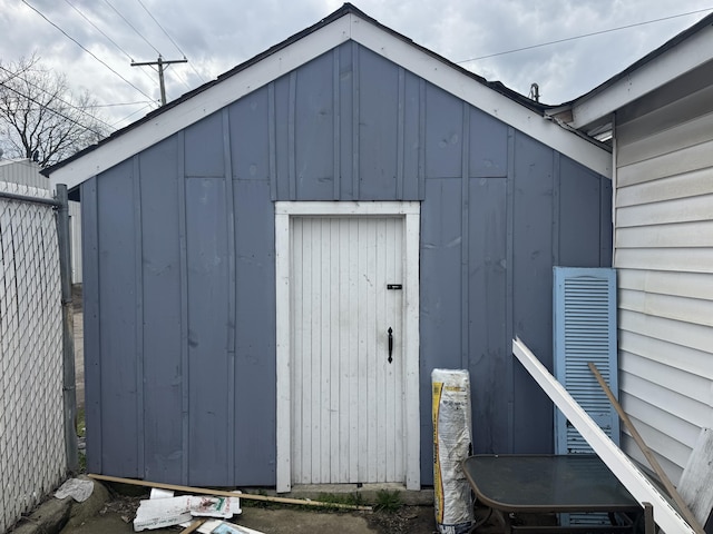 925 Sherman Ave, Springfield, OH 45503 - view of shed featuring fence