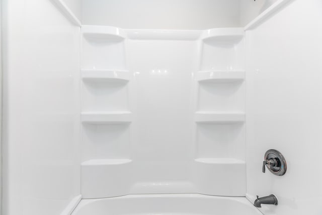 404 N Main St, Jackson Center, OH 45334 - bathroom view