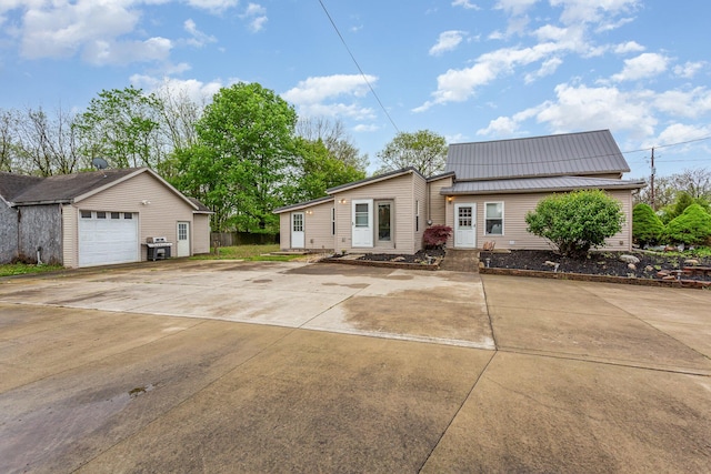 552 Cooper Ave, Bellefontaine, OH 43311 - photo 2