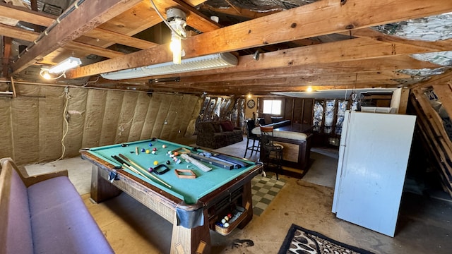 playroom featuring pool table