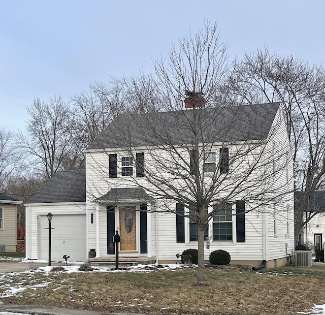 view of front facade featuring a garage