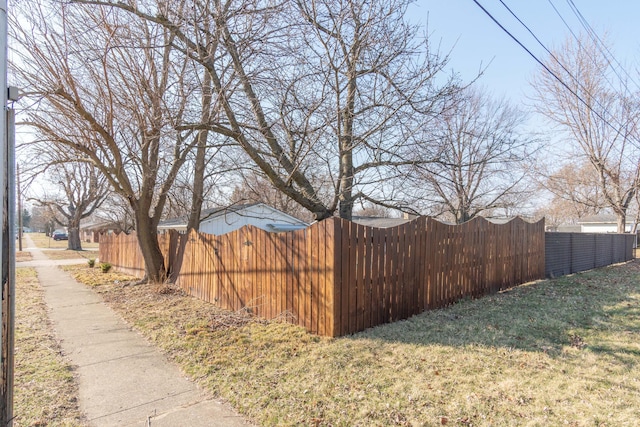 view of yard featuring fence