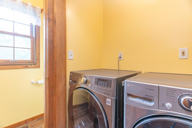 9162 Township Road 169 N, West Liberty, OH 43357 - laundry area featuring separate washer and dryer