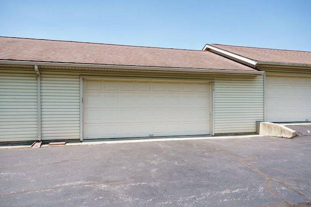 4212 Midfield St, Springfield, OH 45503 - view of garage