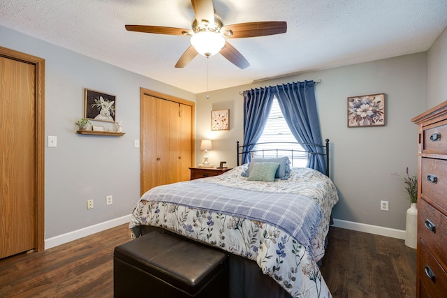 4212 Midfield St, Springfield, OH 45503 - bedroom featuring dark wood finished floors, a closet, and ceiling fan