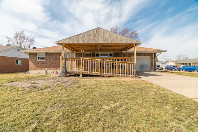 ranch-style home with brick siding, driveway, a front lawn, and a garage