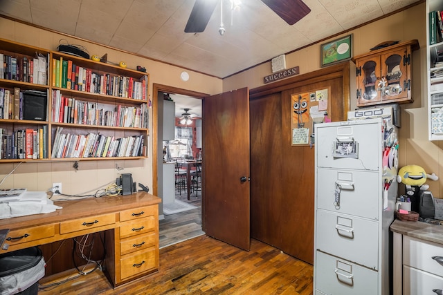 home office featuring dark wood-style floors and a ceiling fan