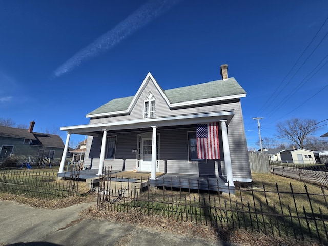 view of front of house featuring a porch