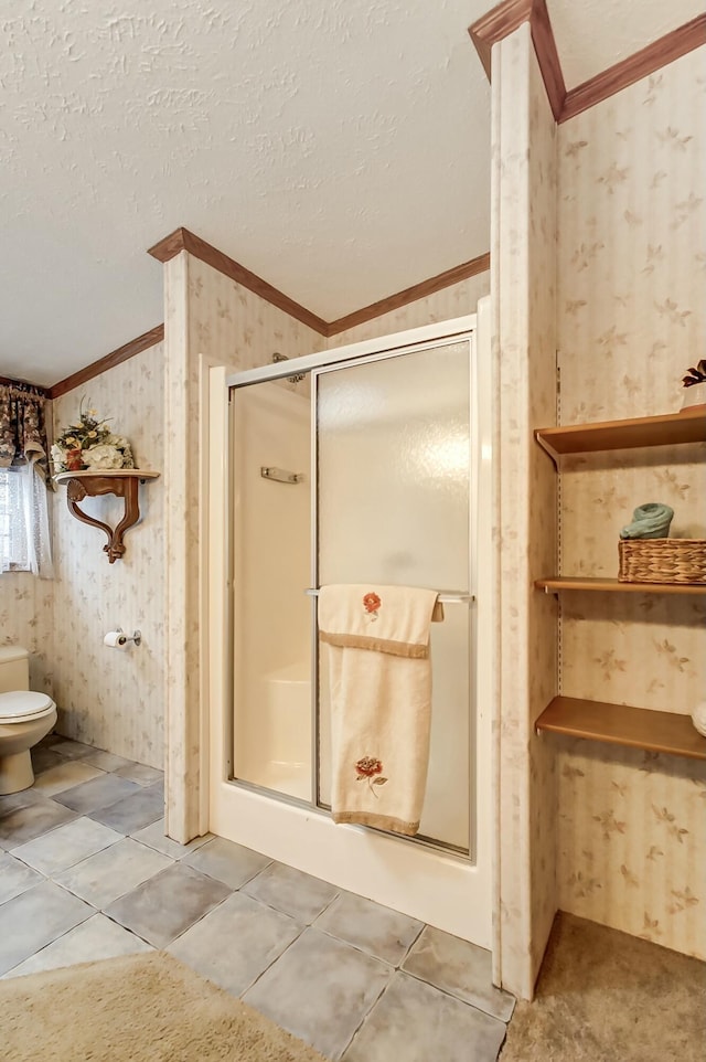 full bathroom with a textured ceiling, wallpapered walls, and crown molding