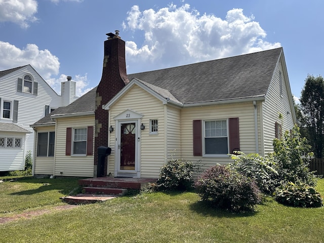 view of front of house with a front lawn