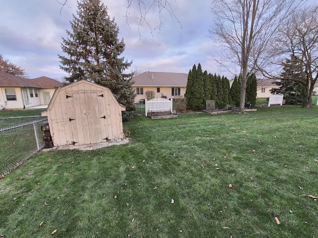 view of yard with a storage shed