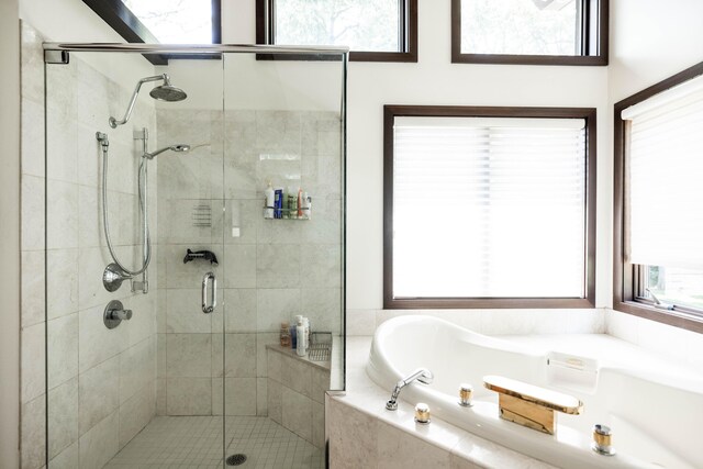 125 Hawthorne Rd, Springfield, OH 45504 - full bath featuring a shower stall and a bath