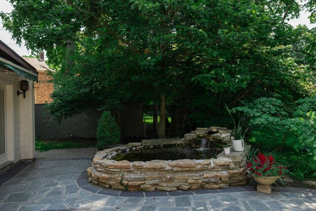 125 Hawthorne Rd, Springfield, OH 45504 - view of patio / terrace