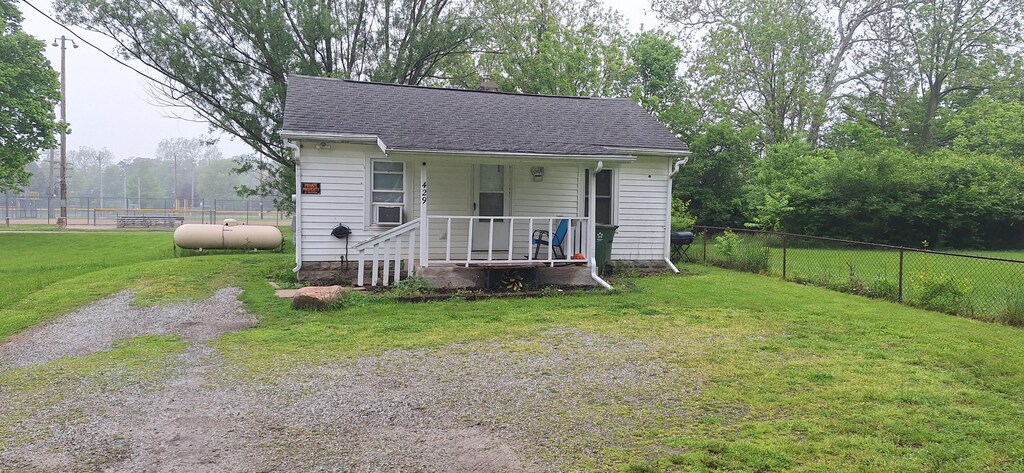 4291/2 Riverside Dr, Sidney, OH 45365 - photo 1