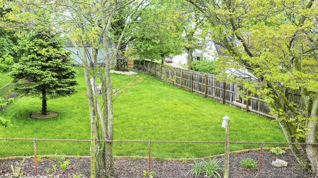 651 Eastern Ave, Bellefontaine, OH 43311 - view of yard