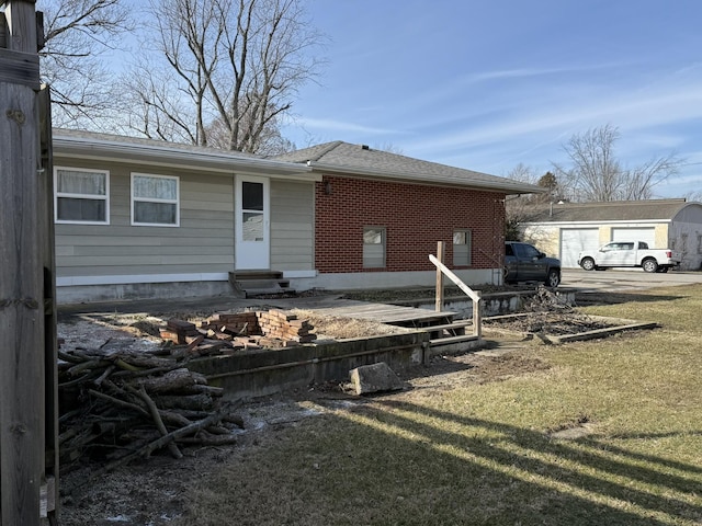 view of front of house with a front yard