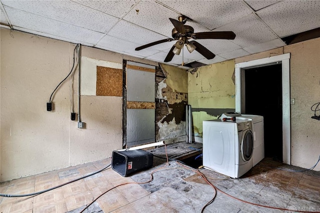 laundry area featuring laundry area, ceiling fan, and separate washer and dryer
