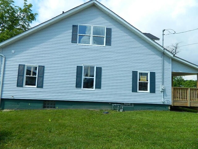 16 E Walnut St, Jeffersonville, OH 43128 - back of property with a lawn