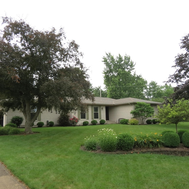 2944 Meadowbrook Dr, Sidney, OH 45365 - photo 1