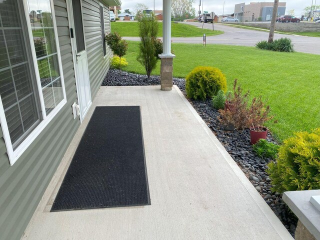 200 Malone Ave, Bellefontaine, OH 43311 - view of patio