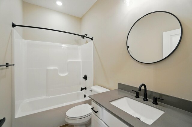 1505 Kingsgate Rd, Springfield, OH 45503 - bathroom with toilet, vanity, tub / shower combination, and recessed lighting