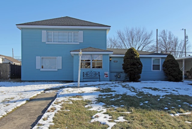 view of front property