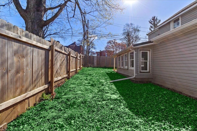 424 N Market St, Kenton, OH 43326 - view of yard featuring a fenced backyard