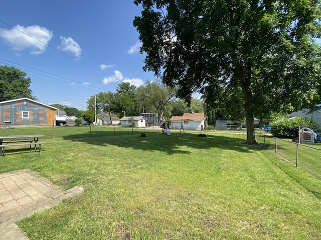 1208 Broadway St, Springfield, OH 45504 - view of yard