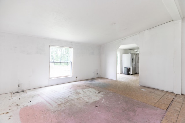 13253 State Route 720, Lakeview, OH 43331 - empty room with arched walkways