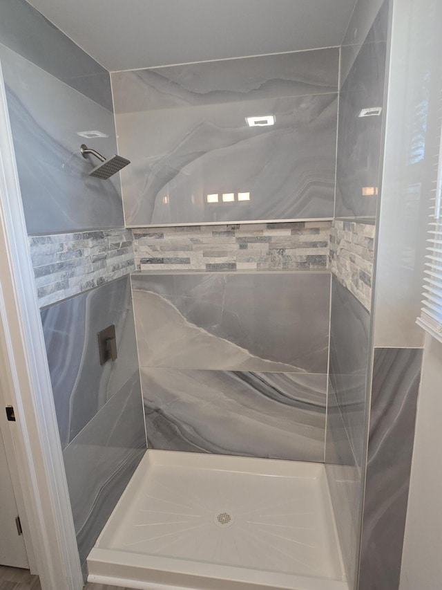 318 W Buckeye St, Belle Center, OH 43310 - bathroom with a shower