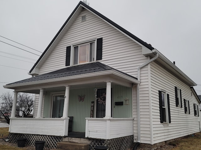 view of front facade with a porch