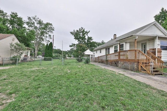 1024 Ansel Dr, Dayton, OH 45419 - view of yard featuring a porch