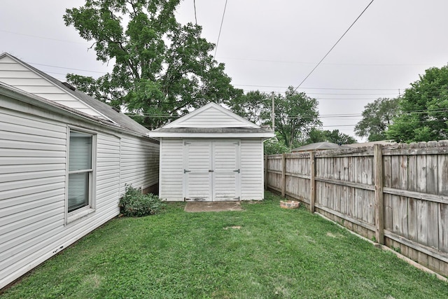 1024 Ansel Dr, Dayton, OH 45419 - view of yard featuring a storage shed