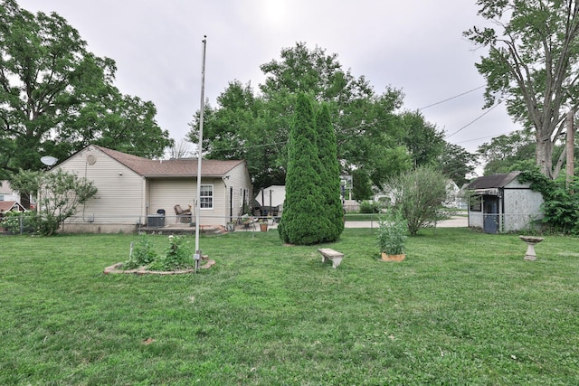 1024 Ansel Dr, Dayton, OH 45419 - view of yard
