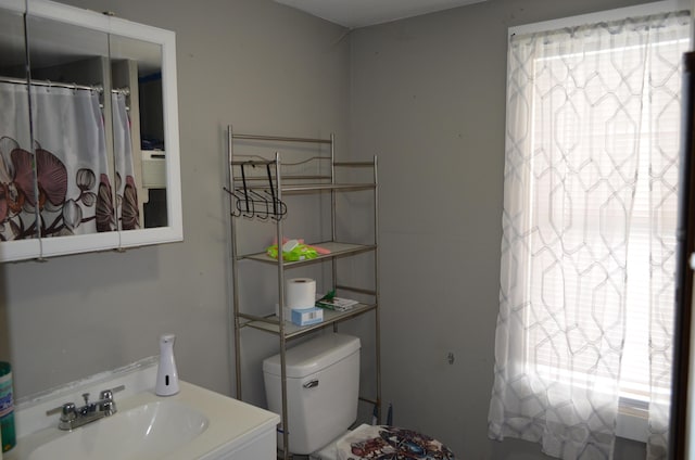 1170 Selma Rd, Springfield, OH 45505 - bathroom featuring toilet and a sink