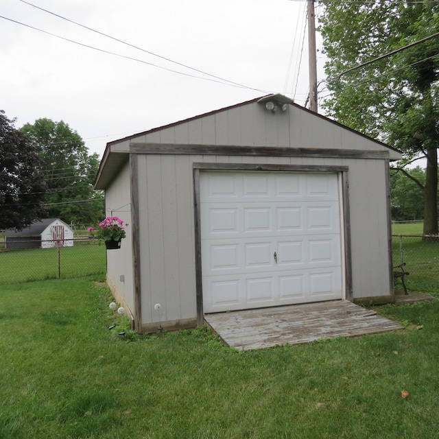 1084 Colonial Dr, Sidney, OH 45365 - view of garage