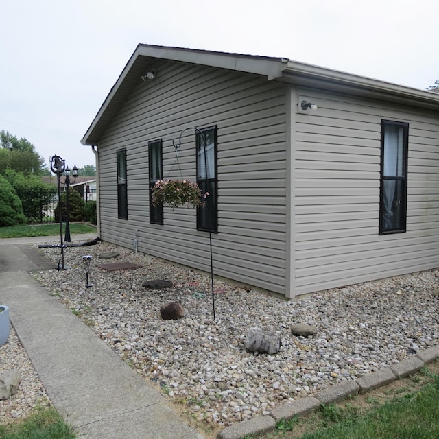 1084 Colonial Dr, Sidney, OH 45365 - view of home's exterior