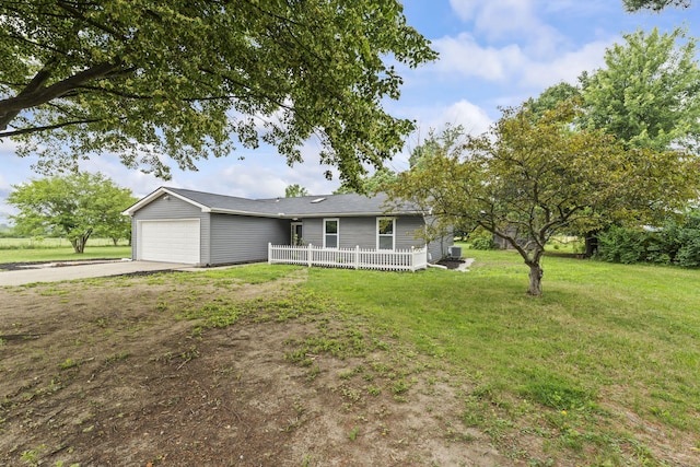 3667 Randee Ln, Springfield, OH 45502 - single story home featuring an attached garage, driveway, and a front lawn