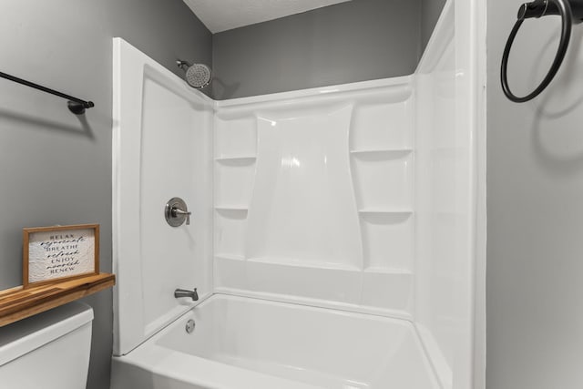 3667 Randee Ln, Springfield, OH 45502 - bathroom with toilet and bathing tub / shower combination