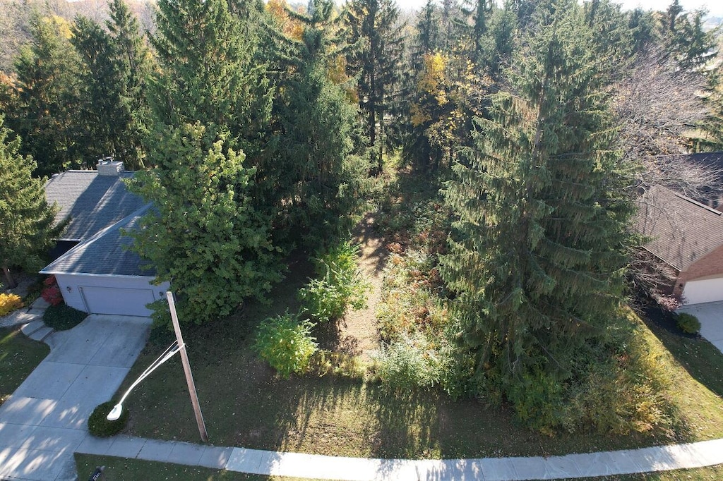 1612 Whispering Pines Ln, Bellefontaine, OH 43311