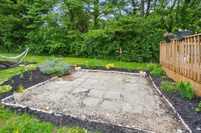 1370 Carpenter Rd, Bellbrook, OH 45305 - view of yard featuring a patio
