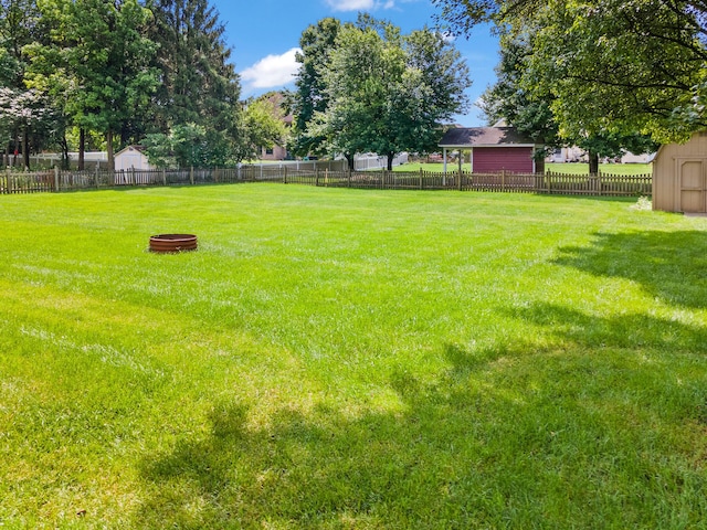 1686 Laurel Creek Dr, Troy, OH 45373 - view of yard