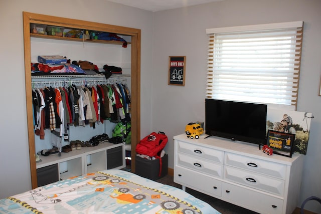 bedroom featuring a closet