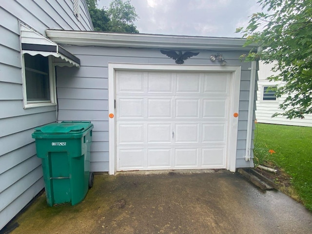 2647 Allen Dr, Springfield, OH 45505 - view of garage